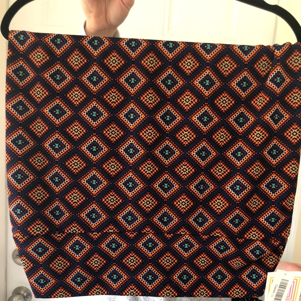 Large LuLaRoe Cassie NWT